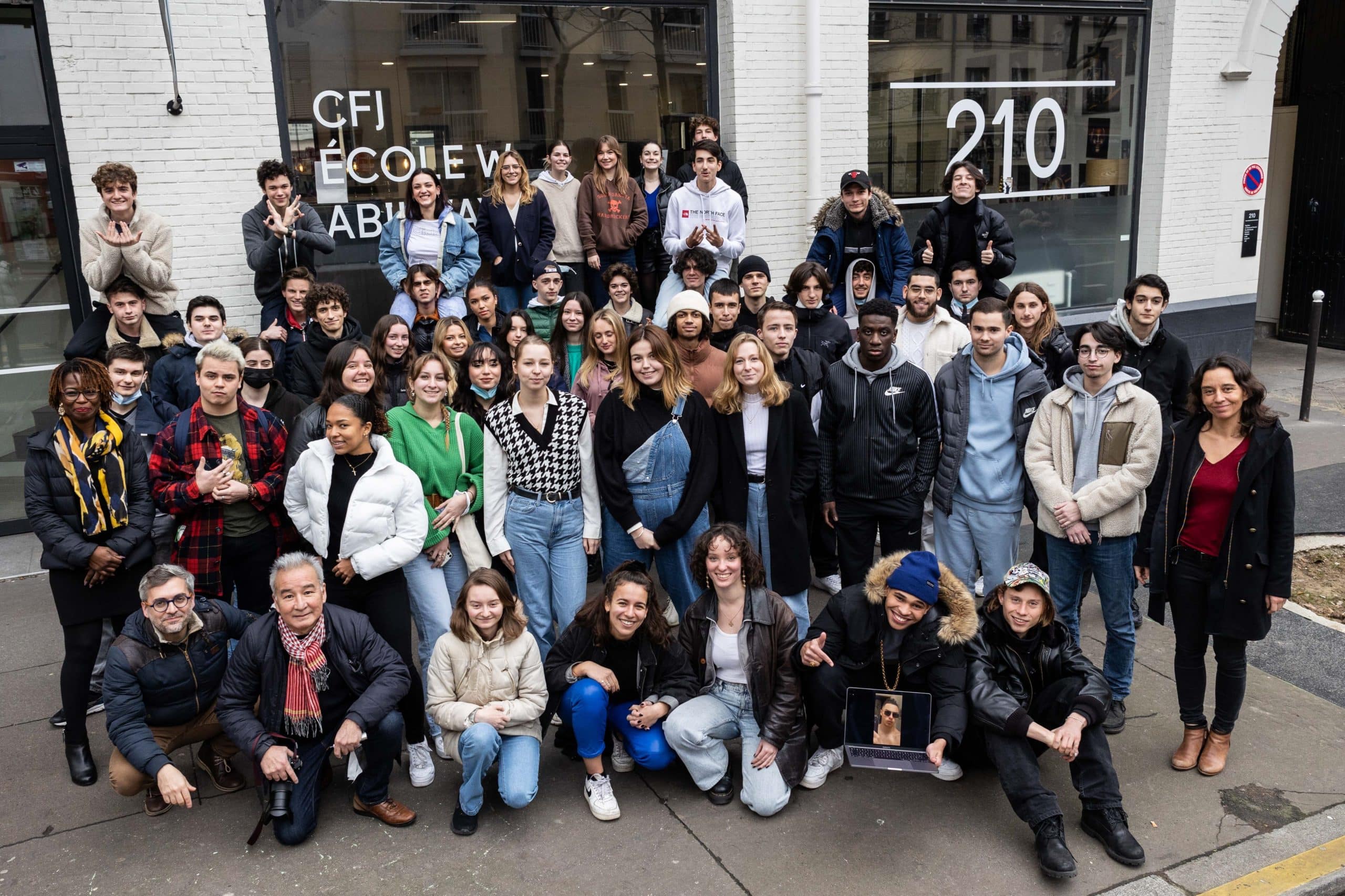 Étudiants de notre école de communication parisienne